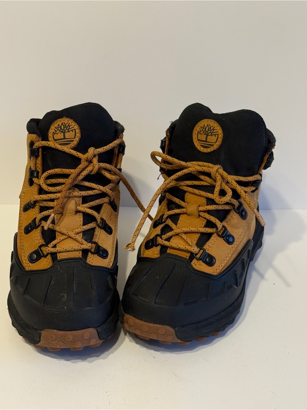Sporty Lightweight Timberland Converge Shell Duck Boots Wheat Nubuck Boys Sz 4